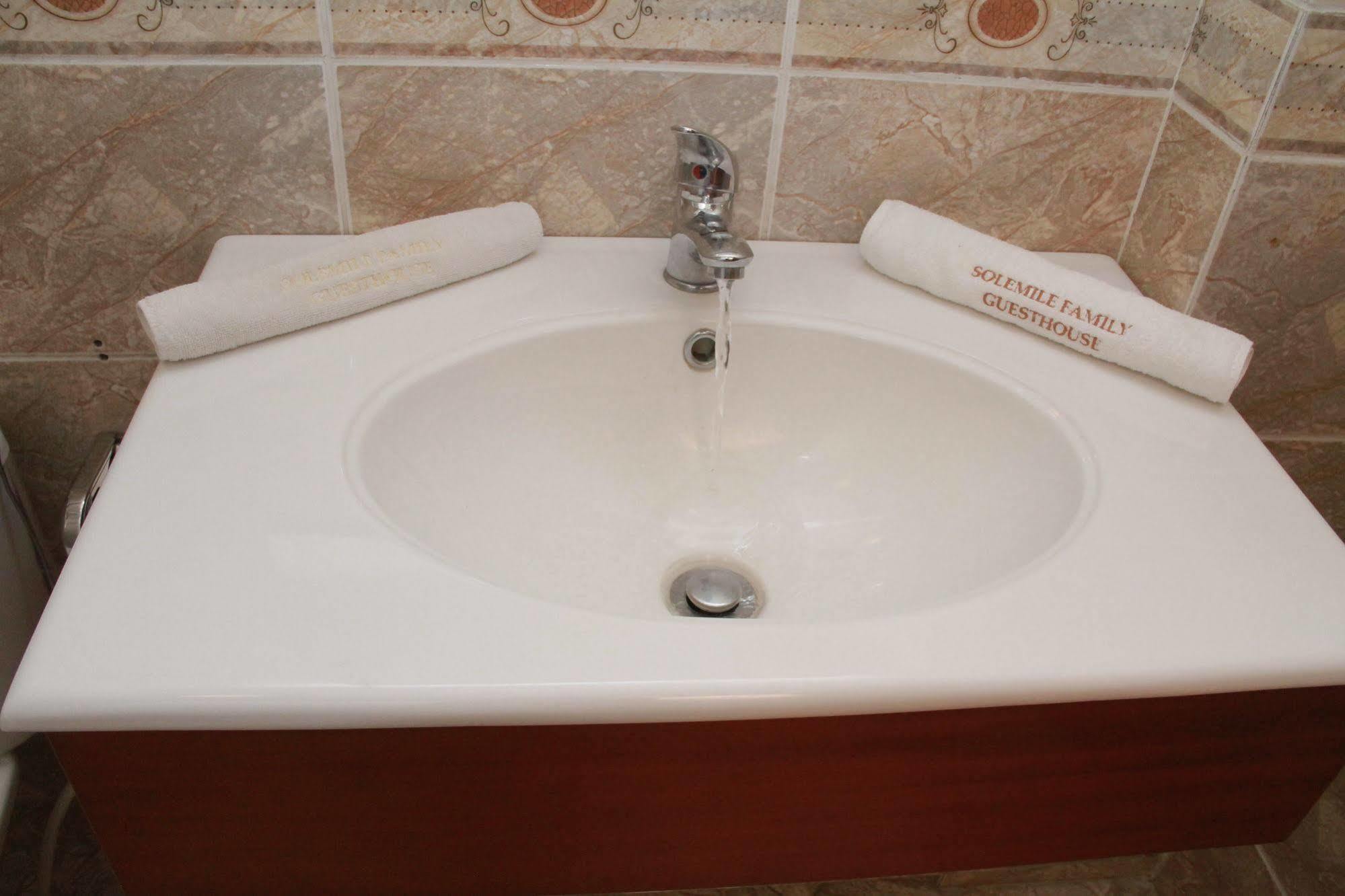 Solmile Family Guest House 아디스아바바 외부 사진